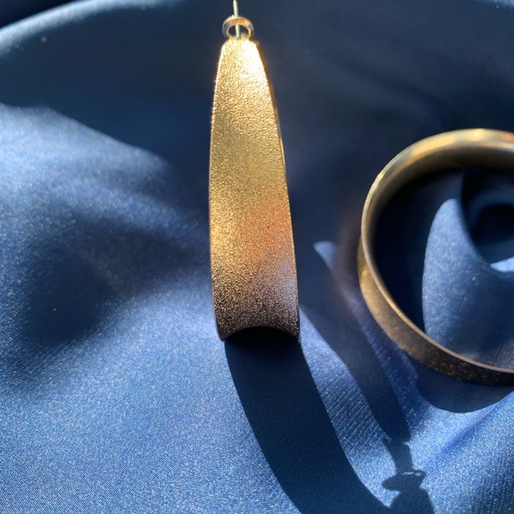 GOLDEN HOOPS - Picture 3 of 4